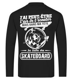 JE FAIS DU SKATEBOARD