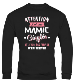 ATTENTION. J'AI UNE MAMIE CINGLEE